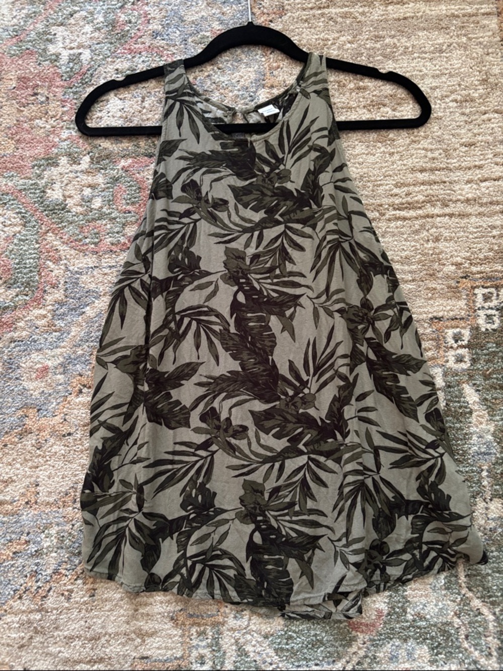 Old Navy Green and Black Leaf-Print Tank